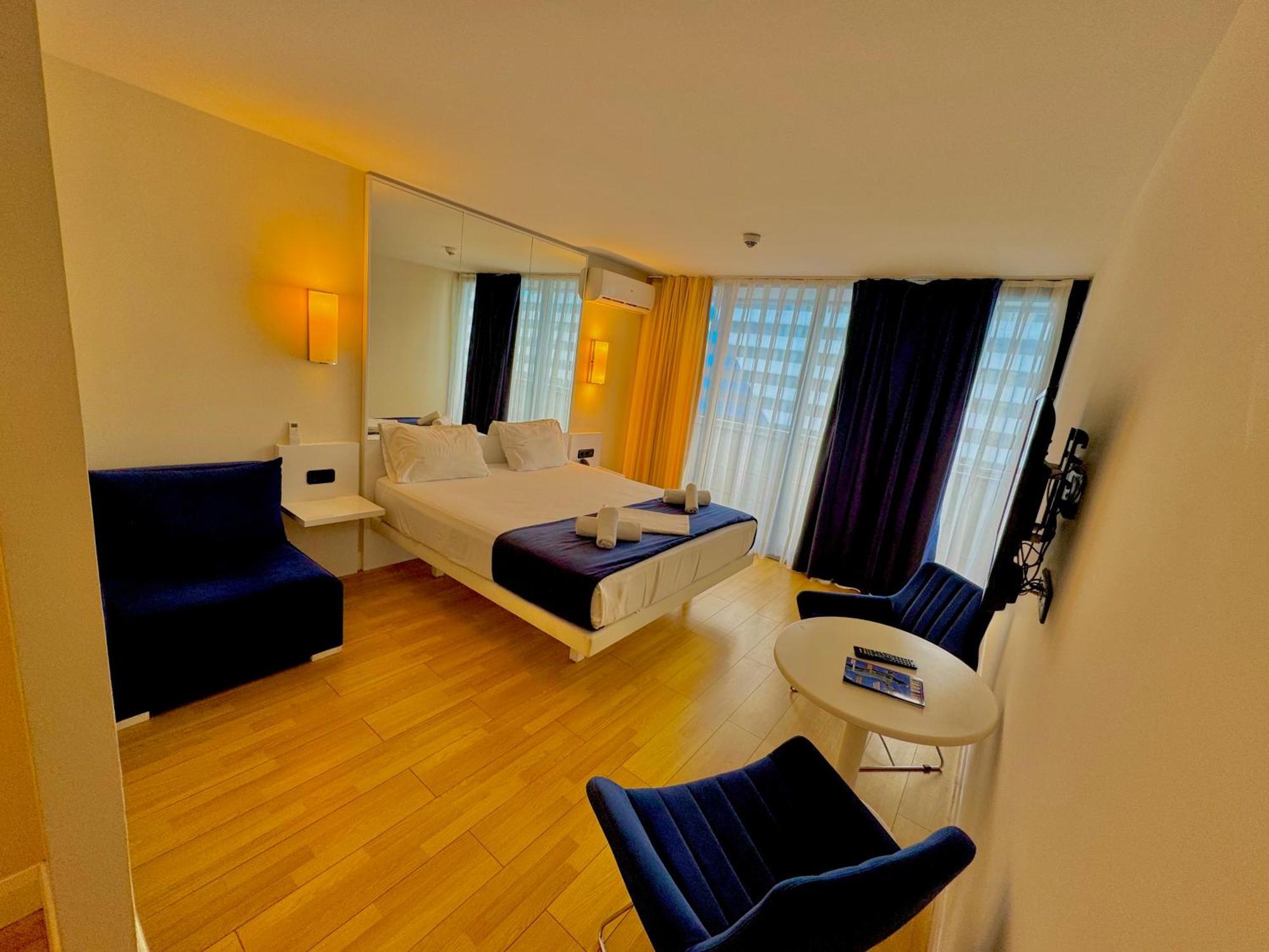 Vip Aparthotel Orbi City Sea View Batoumi Extérieur photo